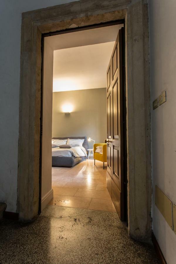 Antiche Colonne Suite เวโรนา ภายนอก รูปภาพ