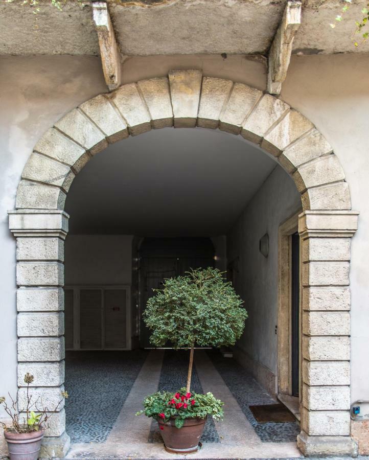 Antiche Colonne Suite เวโรนา ภายนอก รูปภาพ